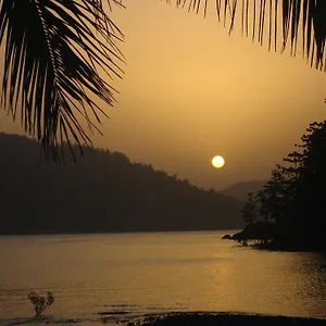Paradise Bay Eco Escape Hotel